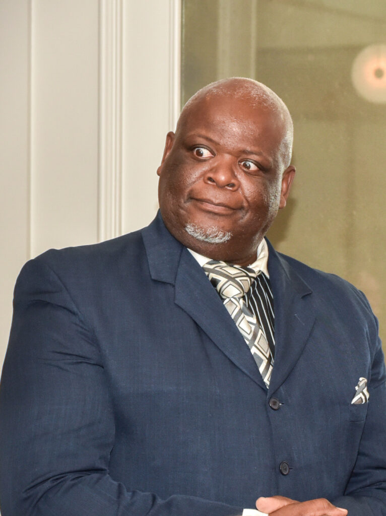 man amazed at service club magic