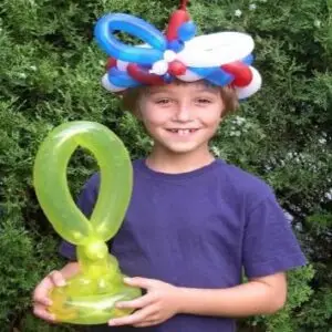 balloon hat-kids party magician st. louis